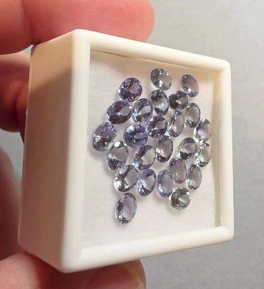 Substantial 10.21ct 25pc 5x4mm Tanzanite set