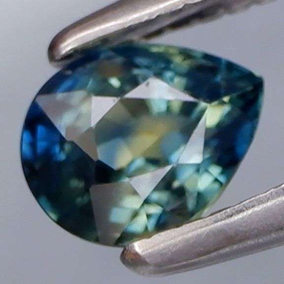 Premium UNTREATED VS grade .50ct tri-color Australian Sapphire!