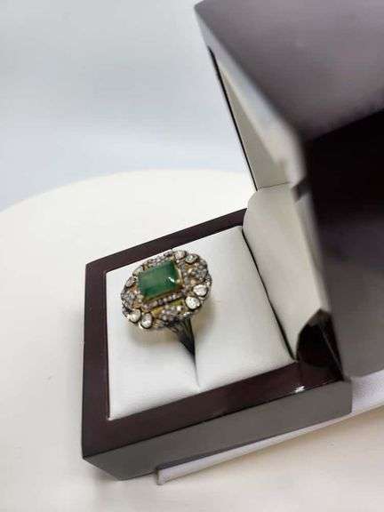 Extremely fine Emerald and diamond ring