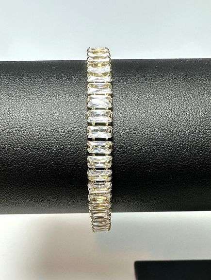 Sparkling 14.5 Ctw Lab Simulated Diamond 14 Kt Yellow Gold Plated Tennis Bracelet
