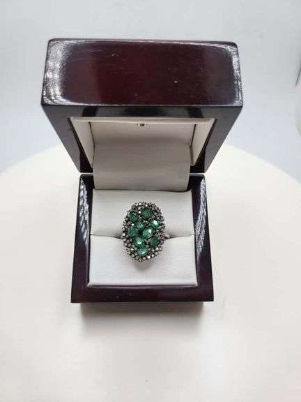 Extremely fine Victorian Emerald and diamonds ring