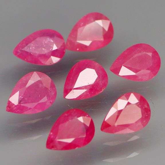 Collectors 5.71ct bright pinkish red Ruby set from Madagascar!