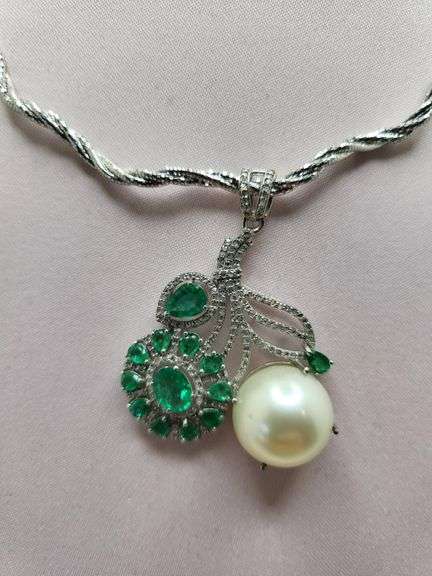 Very fine emerald and south sea with diamond necklace