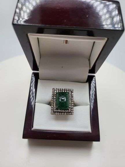 Extremely fine Victorian Emerald and diamonds ring