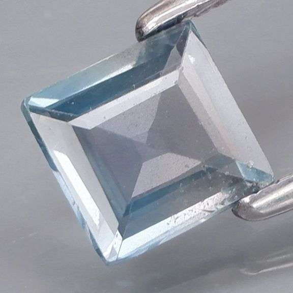 Eye clean! .88ct princess cut blue Sapphire