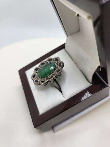 Extremely fine Victorian Emerald and diamonds ring