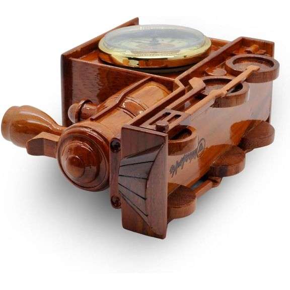 Collectors Wooden Locomotive Desk Clock