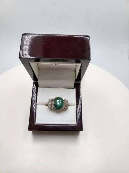 Extremely fine Victorian Emerald and diamonds ring