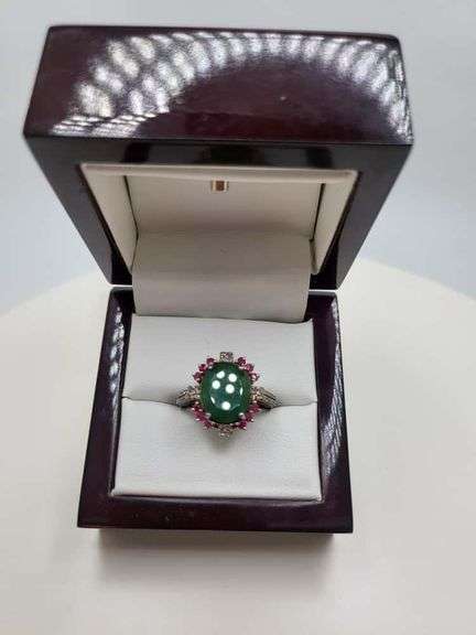 Extremely fine Victorian Emerald and diamonds ring
