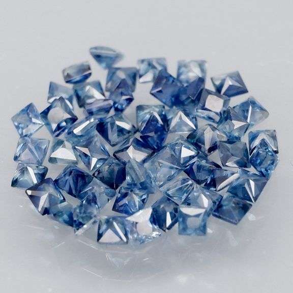 Excellent 3.64ct classic blue Sapphire set