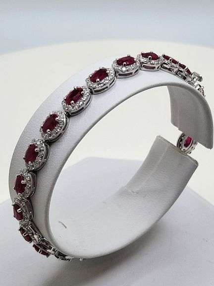 Extremely rare Oscare Friedman platinum 6.87 ctw GIA certfied 22 Burmese rubies and diamond bracelet