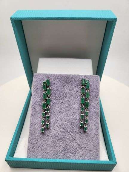 Very high quality hand made emerald on silver earrings