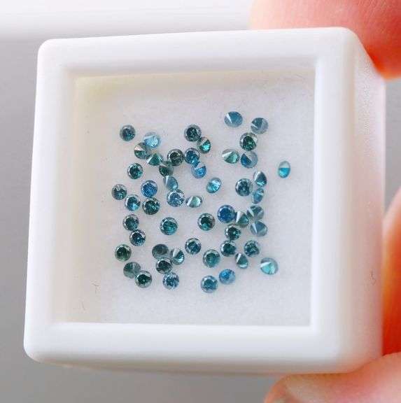 High fire! .66ct set of round brilliant cut Diamonds