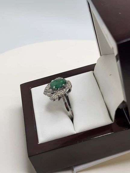 Extremely fine Victorian Emerald and diamonds ring