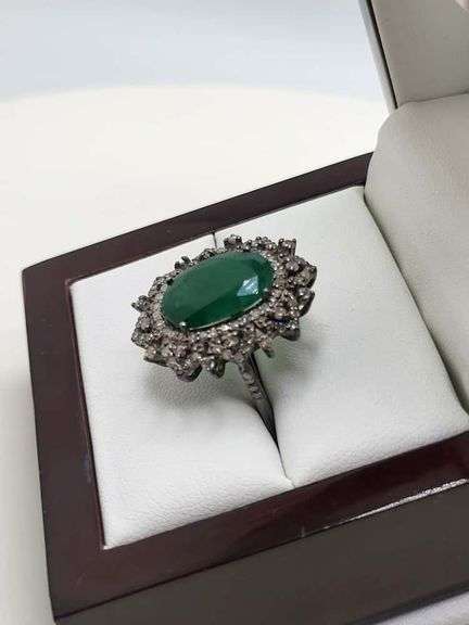 Extremely fine Victorian Emerald and diamonds ring