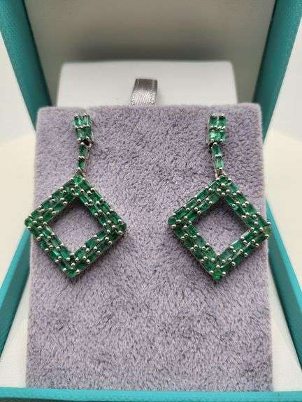 Very high quality hand made emerald on silver earrings