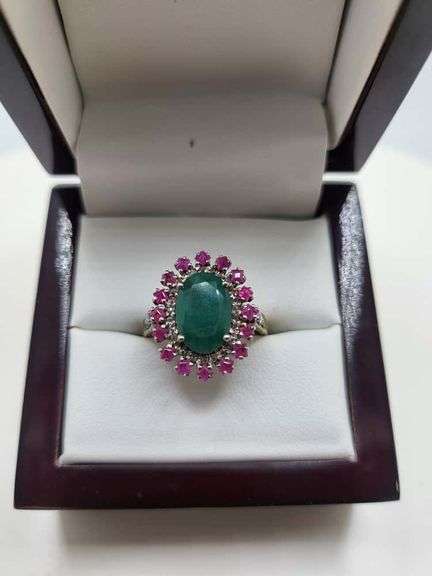 Extremely fine Victorian Emerald and diamonds ring