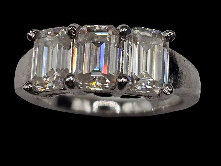 Sparkling 14 Kt White Gold Plate 3.05 Ctw White Lab Simulated Diamond Ring