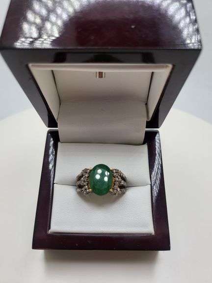 Extremely fine Victorian Emerald and diamonds ring