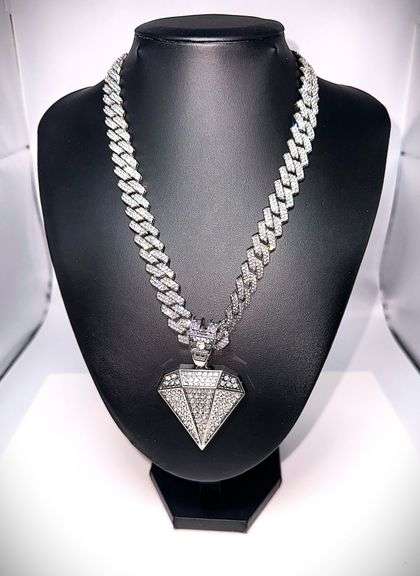 Dazzling Huge 103.5 Gram 18 Kt White Gold Plate Simulated Diamond Chain Pendant Necklace
