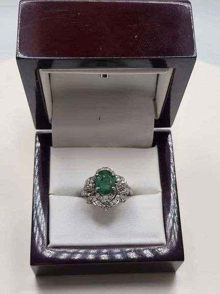 Extremely fine Victorian Emerald and diamonds ring