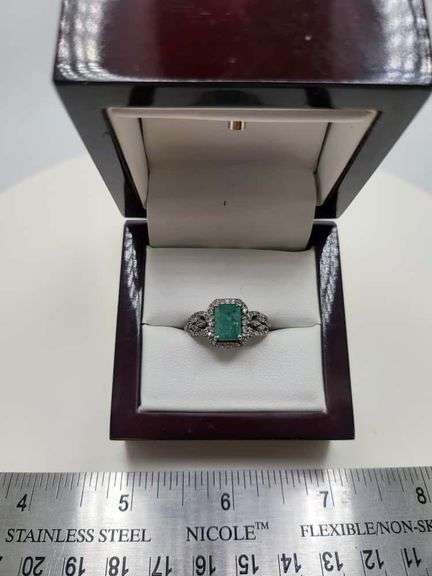 Extremely fine Victorian Emerald and diamonds ring