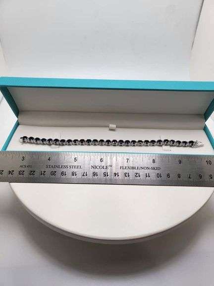 Very fine hand made 25 ctw blue sapphire  and diamond  bracelet