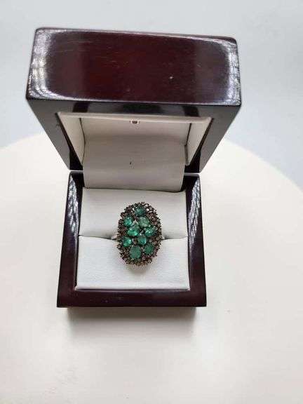 Extremely fine Victorian Emerald and diamonds ring