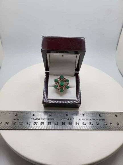 Extremely fine Victorian Emerald and diamonds ring