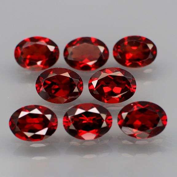 11.92ct set of 8 VS Mozambique garnets! That's almost 1 1/2 carats each!