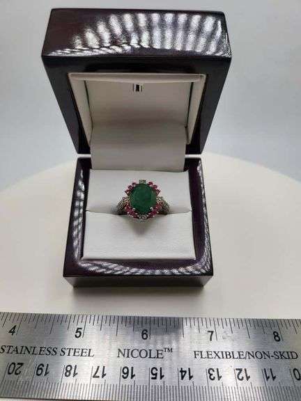 Extremely fine Victorian Emerald and diamonds ring