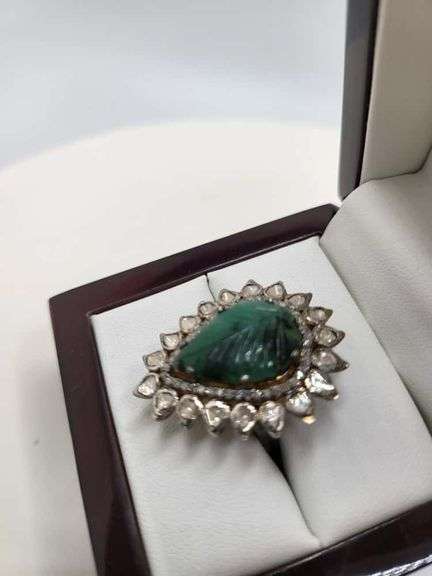 Extremely fine Victorian Emerald and diamonds ring