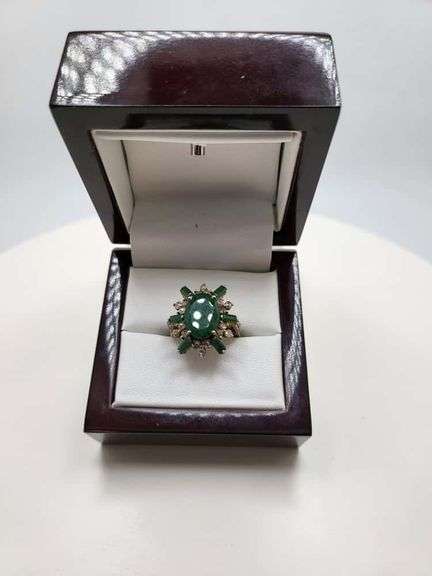 Extremely fine Victorian Emerald and diamonds ring