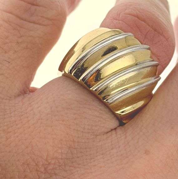 Italian 18KT Yellow Gold Wide Ribbed Ring
