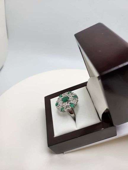 Extremely fine Victorian Emerald and diamonds ring