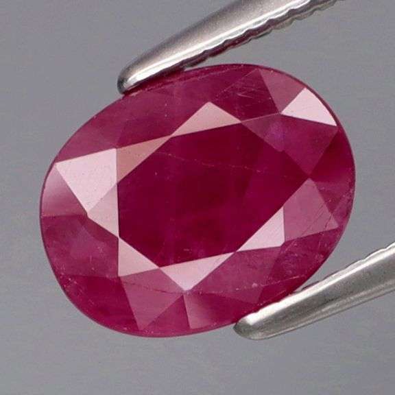 This is your chance! 2.11ct top pigeons blood red Burmese Ruby!