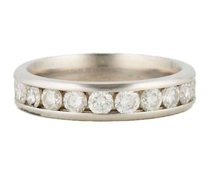 1.00ctw Diamond Channel Set Wedding Band Ring in Platinum