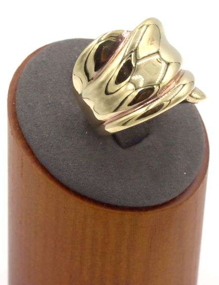 18kt Yellow gold Scalloped wide gold band