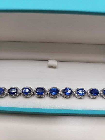 Very fine hand made 18 ctw blue sapphire  and diamond  bracelet