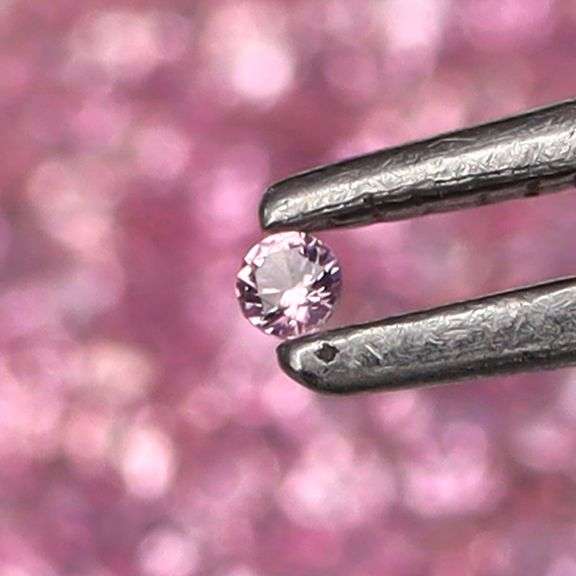 360 pieces! 2.01ct diamond cut pink Sapphire set