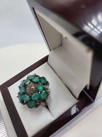 Extremely fine Victorian Emerald and diamonds ring
