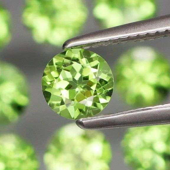 Round cut! Untreated! Matched! 4.63ct Peridot set!