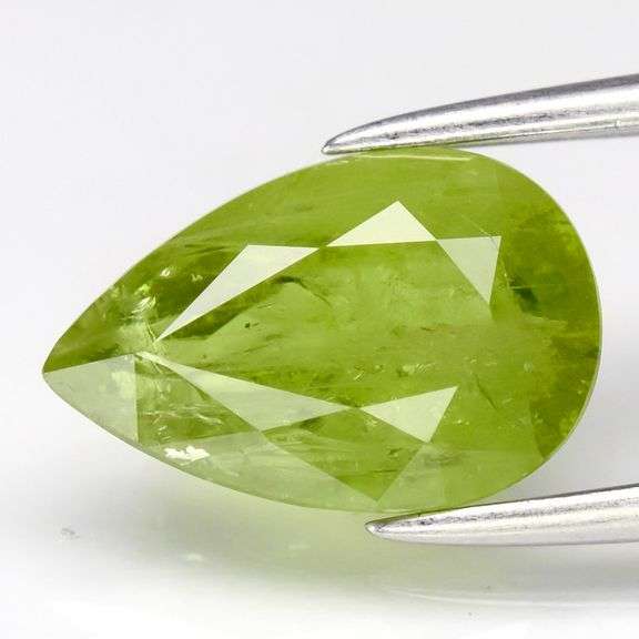Unique and large! 2.43ct lime green Sapphire!