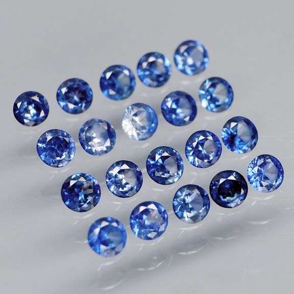Diamond cut! 2.70ct top blue sapphire set!