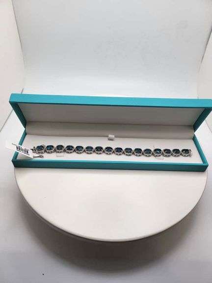 Magnificenrt  23ctw London blue Topaz and diamond bracelet
