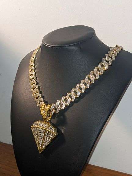 Dazzling Huge 104.5 Gram 18 Kt Gold Plate Simulated Diamond Chain Pendant Necklace