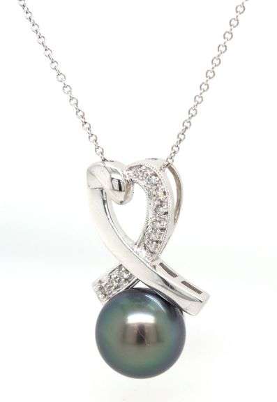 14kt White gold 10.5mm Peacock pearl and diamond pendant on chain