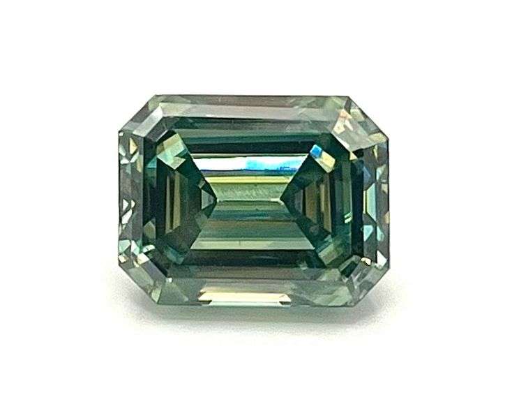 Gorgeous Amazing Large Eye-Clean 8 Ct Emerald Green Fire Moissanite Solitaire.