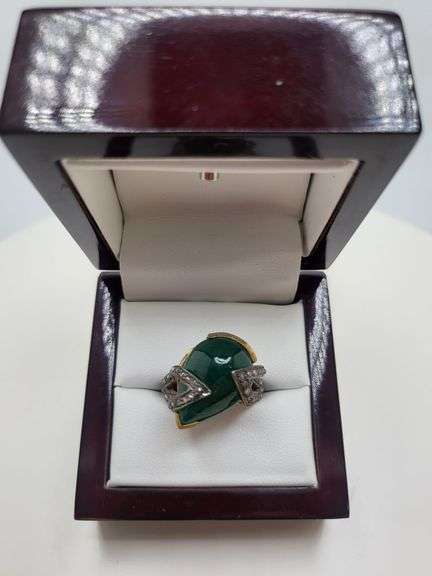 Extremely fine Victorian Emerald and diamonds ring
