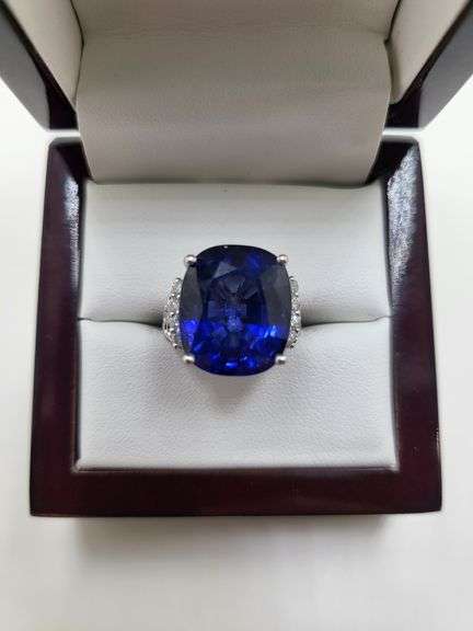 Magnificent 18 ctw sapphire lab grown v, very fine quality with natural diamond set in silver ring